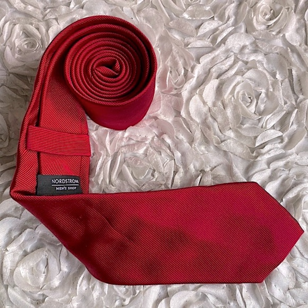New Nordstrom mens red silk tie